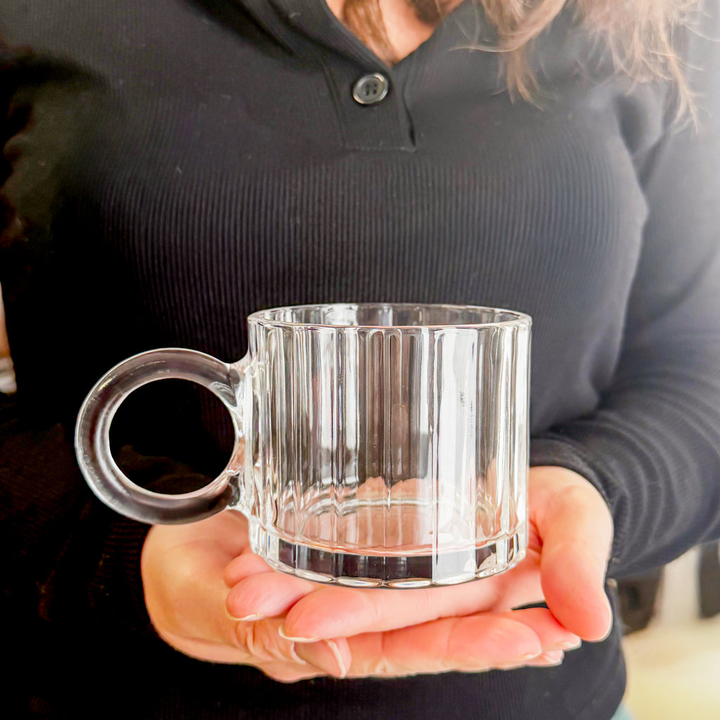 Tasse en verre poignée ronde